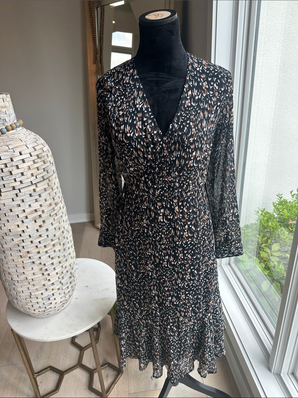 Women's Black & Tan Printed V-Neck Midi Dress